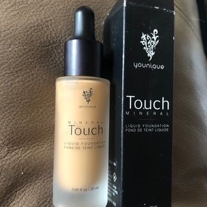 Brand new Younique Touch Mineral Liquid Foundation